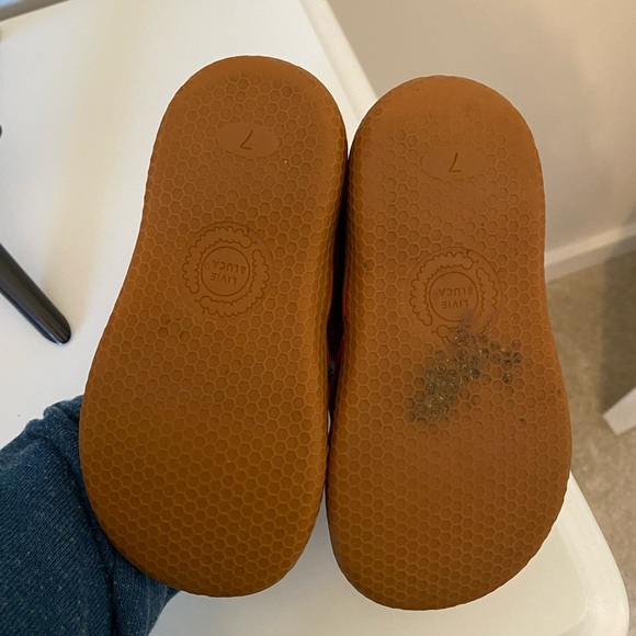 Red Livie and Lucas sz 7 - Picture 3 of 3